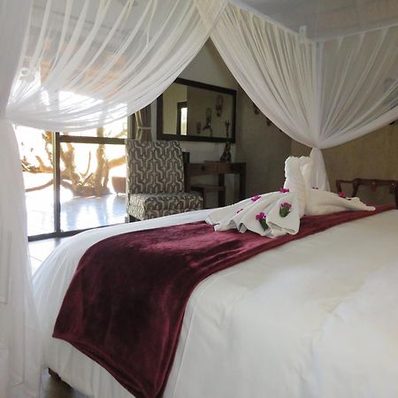 Naledi Lodges บาลูเลเกมรีเซิร์ฟ ภายนอก รูปภาพ